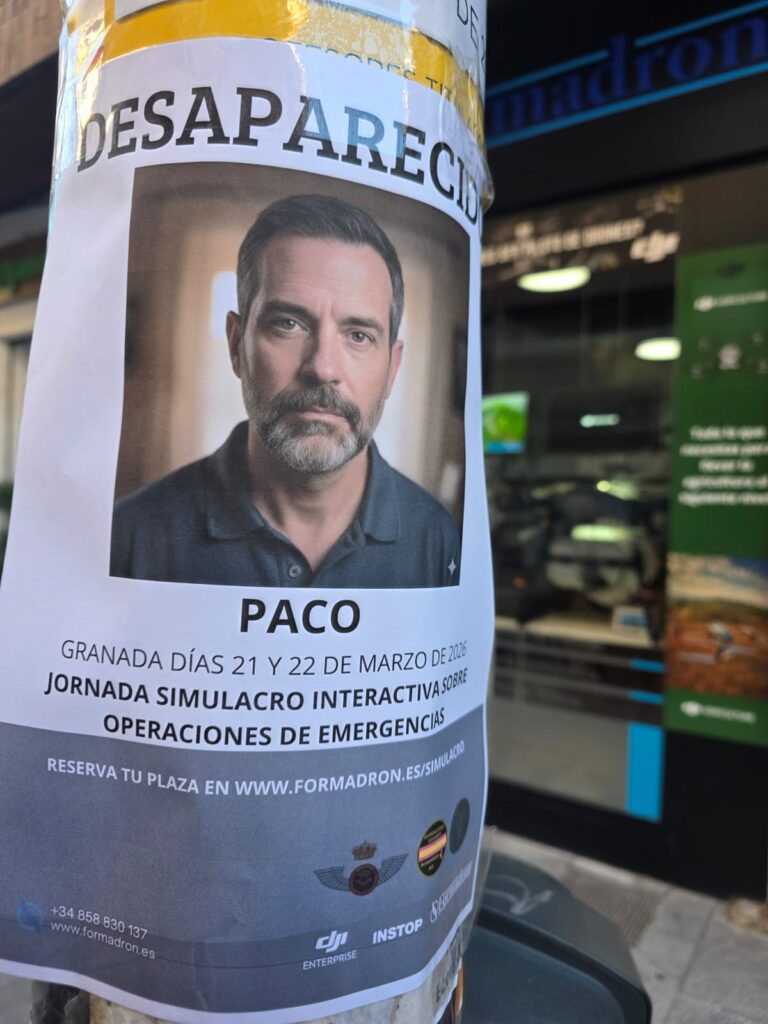 Cartel de búsqueda de persona desaparecida en el simulacro de Formadron